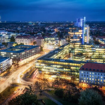 Referenzprojekt für Entkernung der HASU Abbruch GmbH. Telekomgebäude von oben.