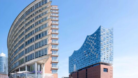 Referenzprojekt Hanseatic Trade Center Das Hanseatic Trade Centeri Hamburg als Referenzprojekt der HASU Abbruch GmbH. Außenansicht nach Fertigstellung.