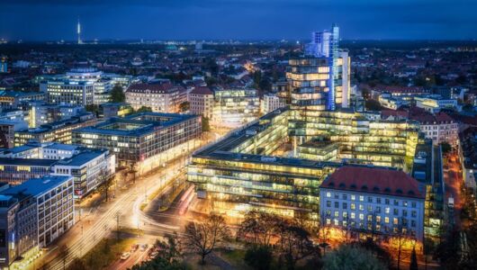 Referenzprojekt für Entkernung der HASU Abbruch GmbH. Telekomgebäude von oben.